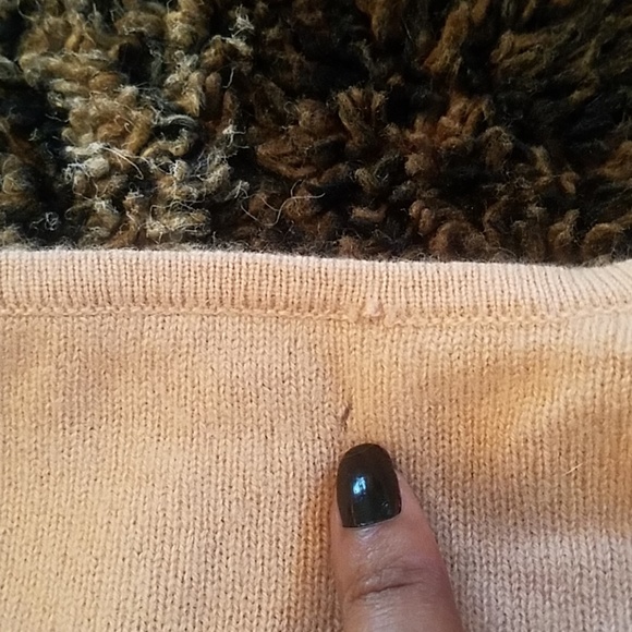 100% PURE CASHMERE soft peach colored sweater - Picture 4 of 5